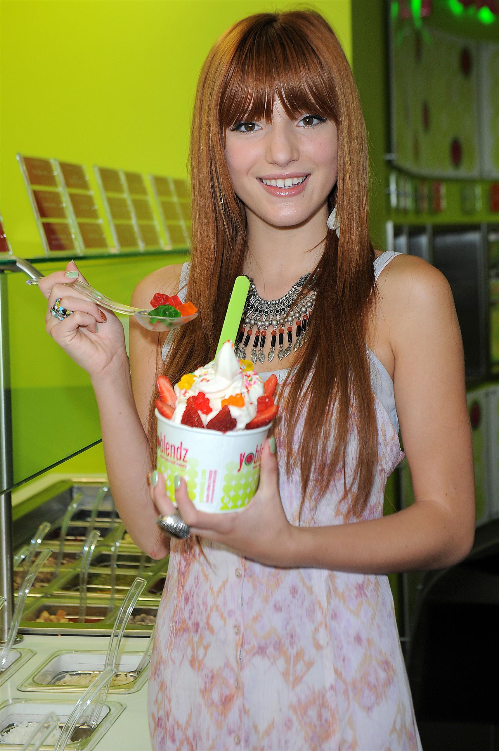 Bella Thorne hosts the Grand Opening of YoBlendz | Picture 66696